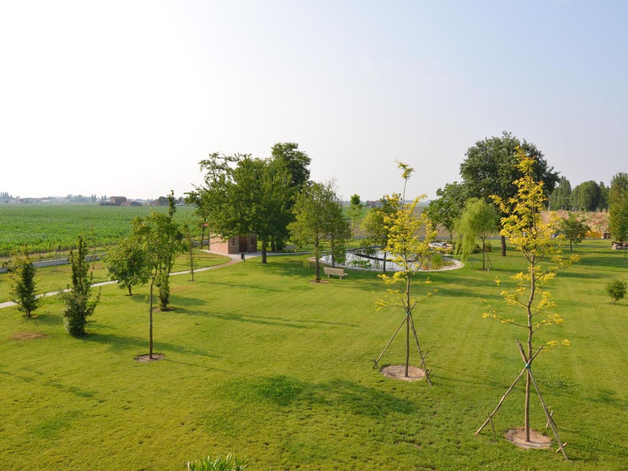 Characteristic Apartment In Codigoro With Pool Экстерьер фото