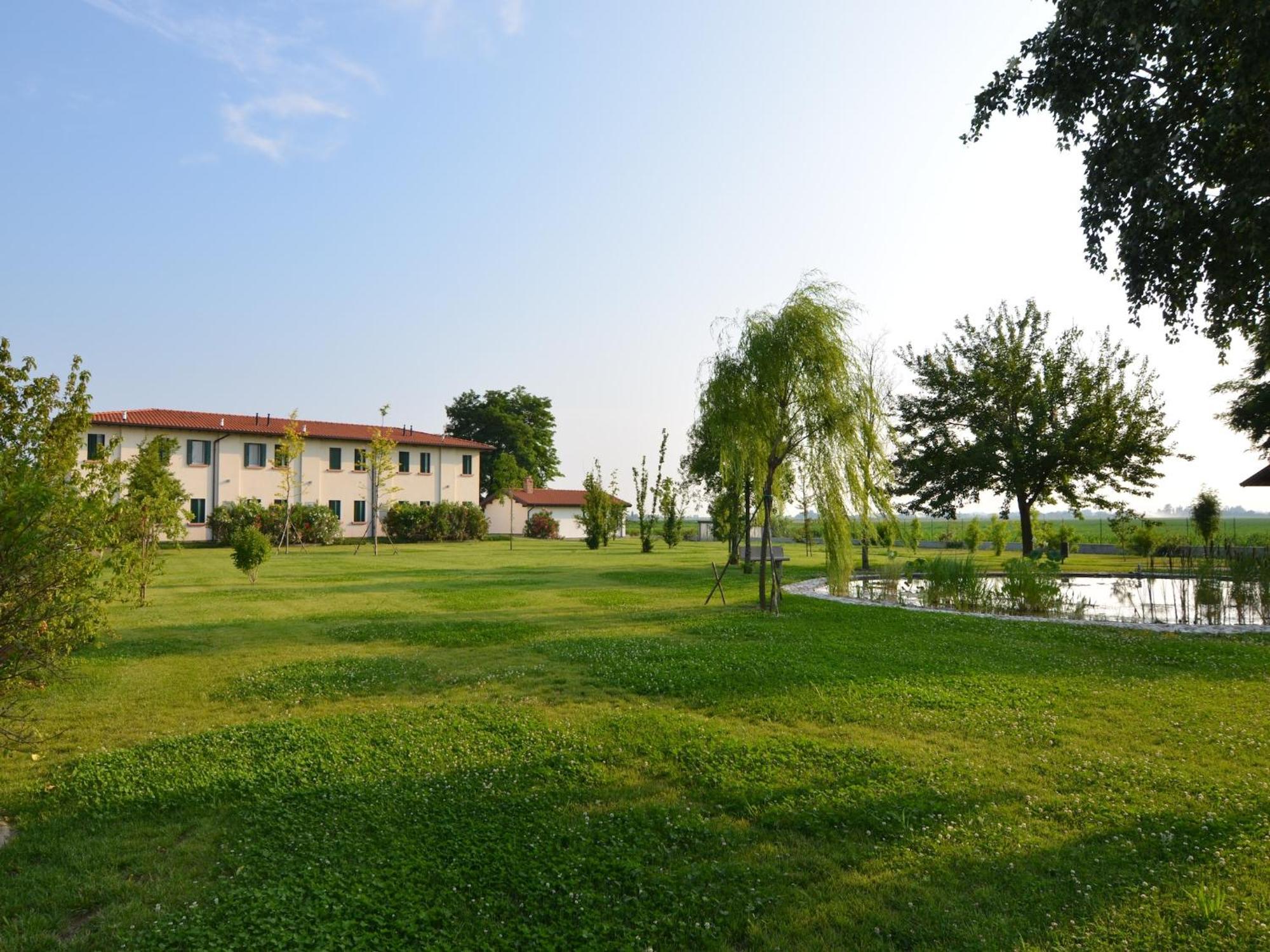 Characteristic Apartment In Codigoro With Pool Экстерьер фото